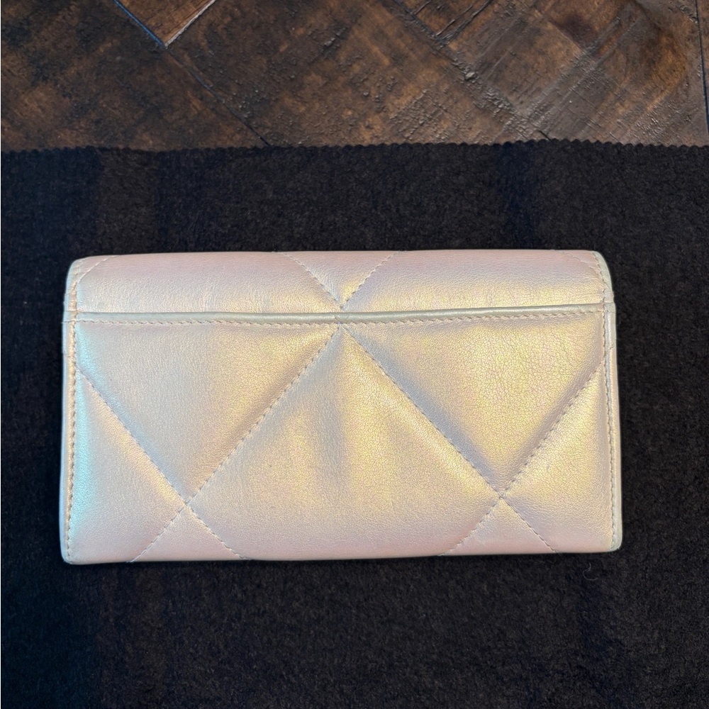 Chanel 19 Flap Wallet - Picture 4 of 15